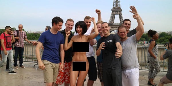 фото для записи Швейцарская художница задержана в Париже за демонстрацию гениталий