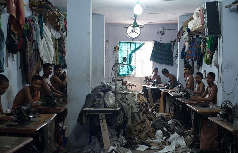 фото для записи Детский труд и нечеловеческие условия! На фабриках по пошиву одежды
