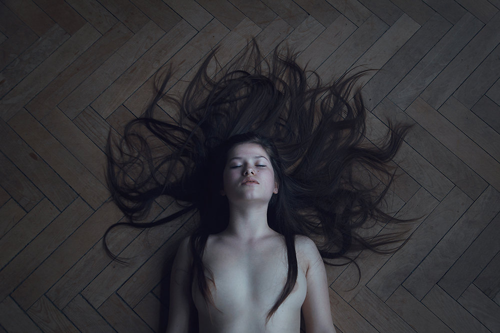 фото для записи Обнаженное женское тело в мрачных образах от Elena Helfrecht (18 фото)