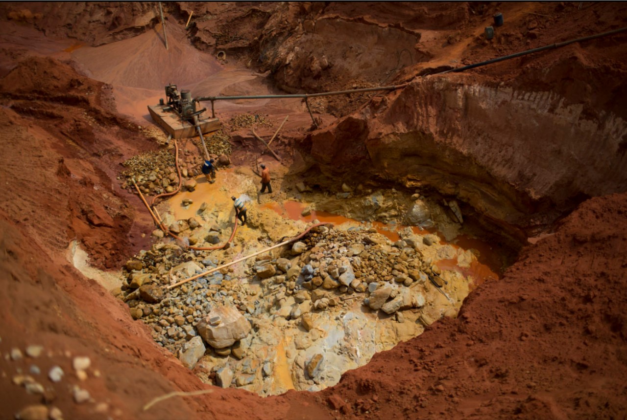 фото для записи Как добывают алмазы на заброшенном руднике в Бразилии