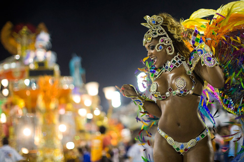 фото для записи 21 причина полюбить карнавал в Бразилии. На эти кадры можно смотреть вечно!