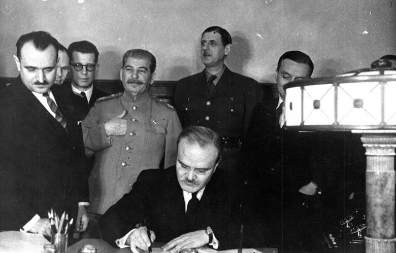 фото для записи Как СССР 7 раз пытался вступить в НАТО