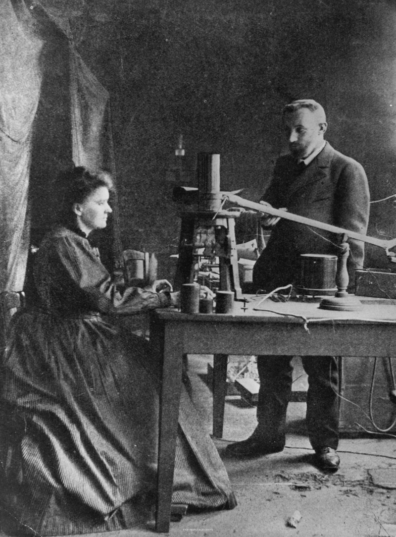 фото для записи Вещи Марии Кюри до сих пор таят в себе опасность