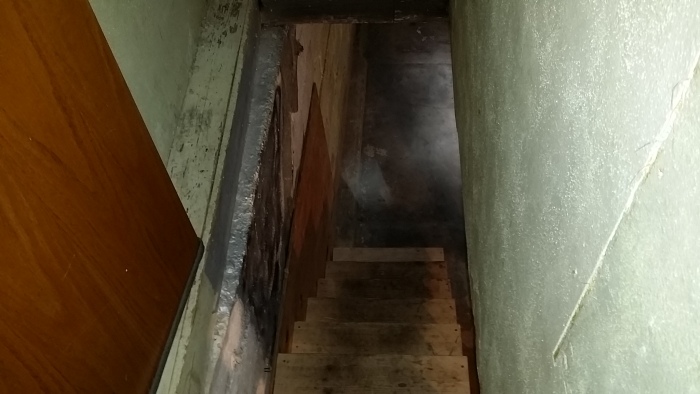 фото для записи Новые жильцы нашли секретную комнату с амуницией в старом доме (14 фото)
